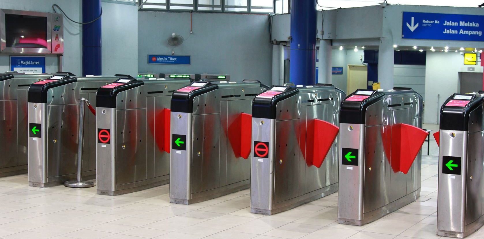 Masjid Jamek LRT interchange station 