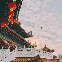 The majestic dragon of Thean Hou temple basking in the Sun